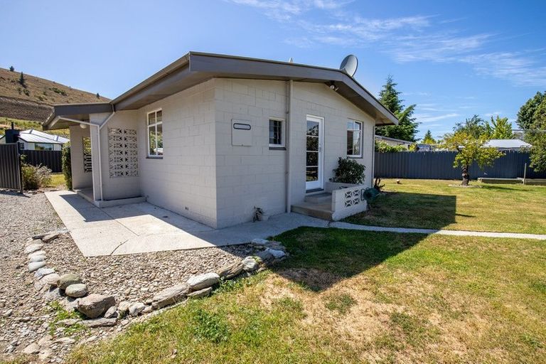 Photo of property in 73 Shields Street, Clyde, 9330