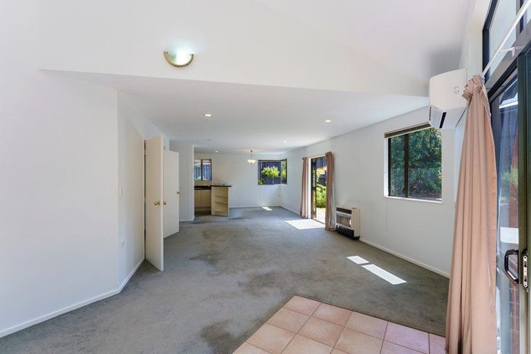 Photo of property in 2/53 Amohia Street, Paraparaumu, 5032