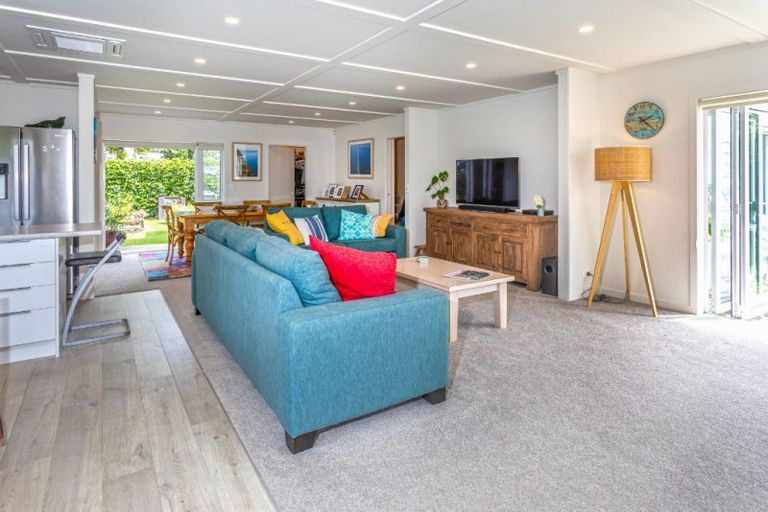 Photo of property in 107 Riverview Road, Whangamata, 3620