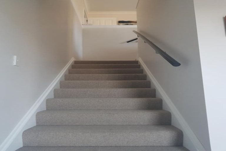 Photo of property in 28 Cosgrove Rise, Riverstone Terraces, Upper Hutt, 5018