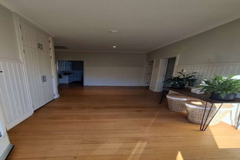 Photo of property in 38 Puriri Street, Riccarton, Christchurch, 8041