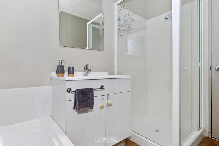 Photo of property in 4 Holden Avenue, Forest Lake, Hamilton, 3200