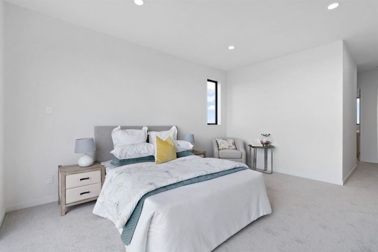 Photo of property in 36 Sunnyheights Road, Orewa, 0931