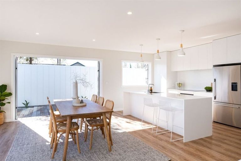 Photo of property in 49a Napier Road, Havelock North, 4130