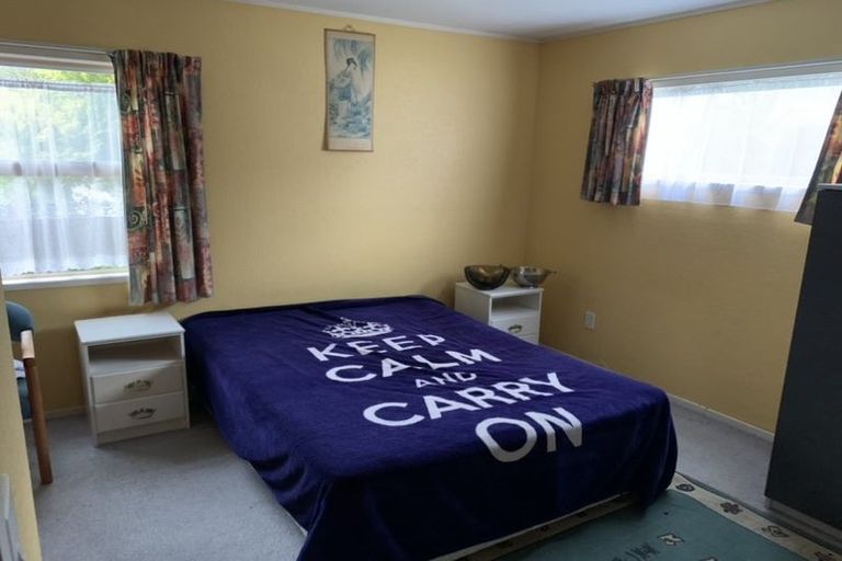 Photo of property in 41 Colchester Crescent, Newlands, Wellington, 6037