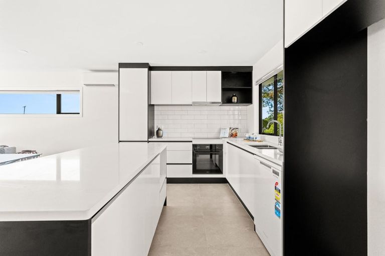 Photo of property in 107 Te Atatu Road, Te Atatu South, Auckland, 0610