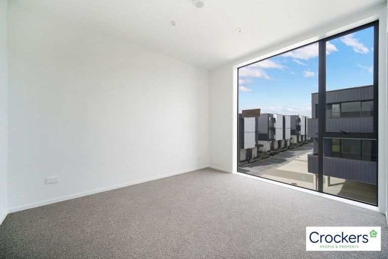 Photo of property in 6/8 Treasure Lane, Te Atatu South, Auckland, 0610