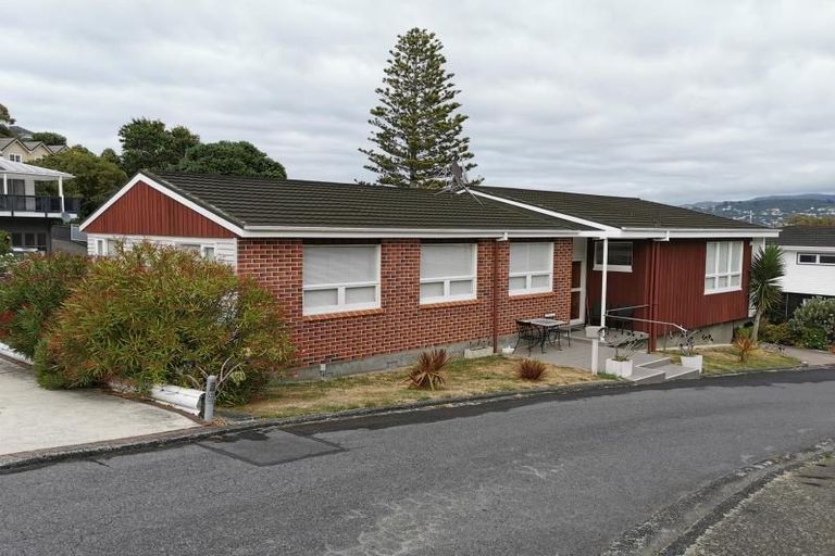 Photo of property in 5 Cherry Grove, Strathmore Park, Wellington, 6022