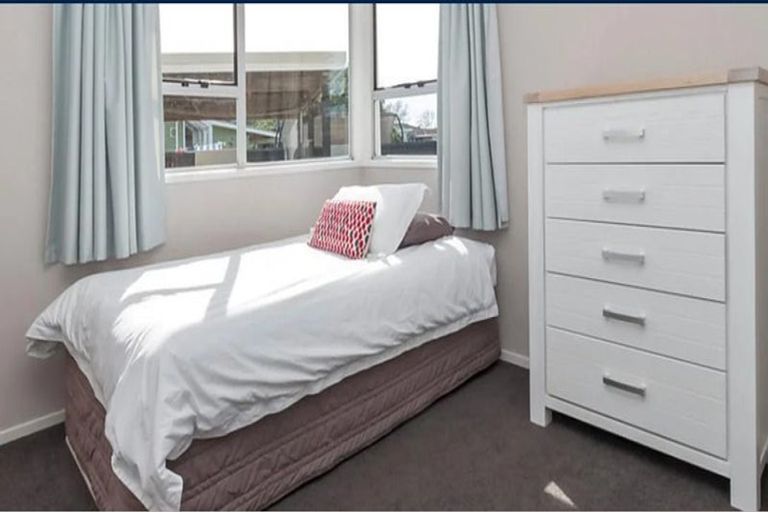 Photo of property in 18 Blanche Way, Half Moon Bay, Auckland, 2012