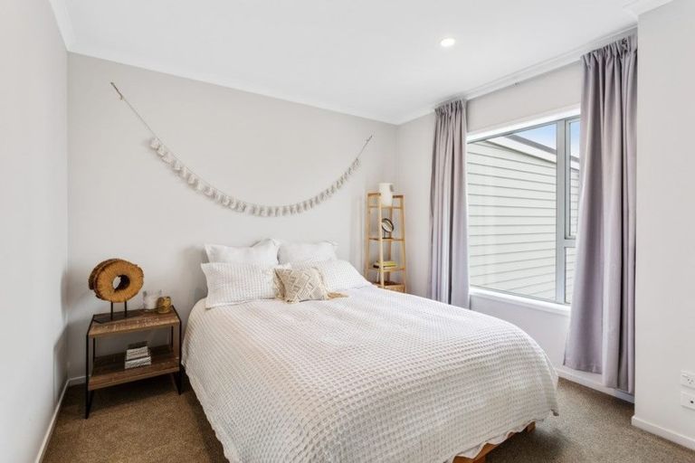 Photo of property in 21 Rangihina Road, Hobsonville, Auckland, 0616