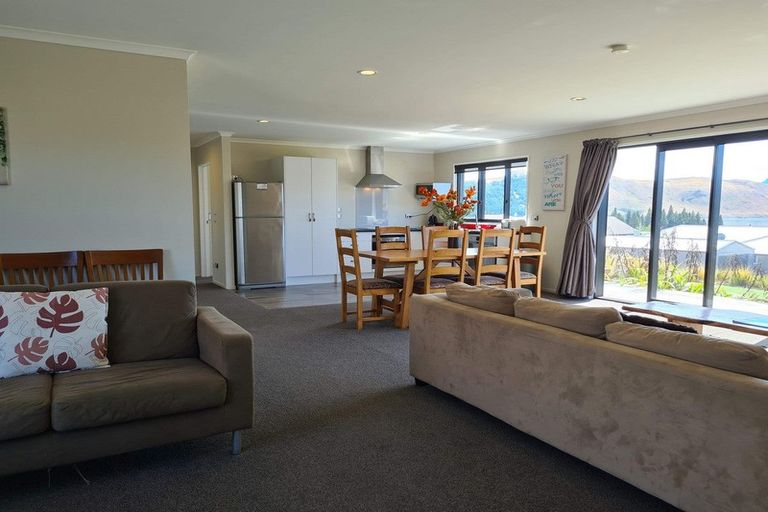 Photo of property in 6 Manning Place, Lake Tekapo, 7999