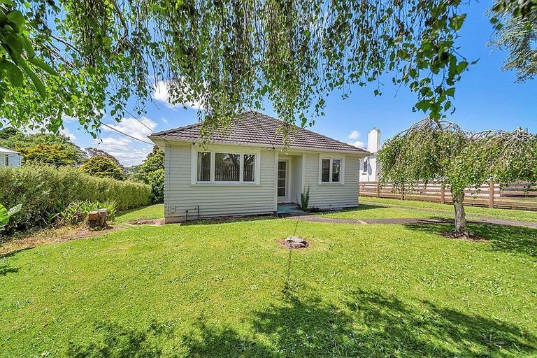 Photo of property in 12 Clifford Street, Hawera, 4610