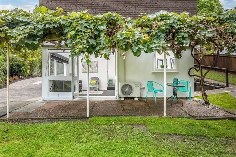 Photo of property in 38 Neal Avenue, Glenfield, Auckland, 0629