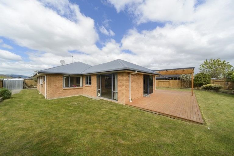 Photo of property in 8 Nevada Way, Kelvin Grove, Palmerston North, 4414