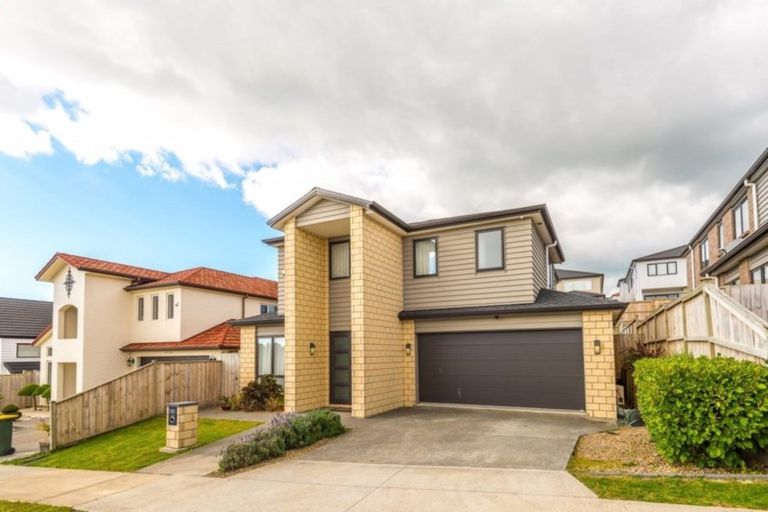 Photo of property in 10 Veneta Close, Flat Bush, Auckland, 2019