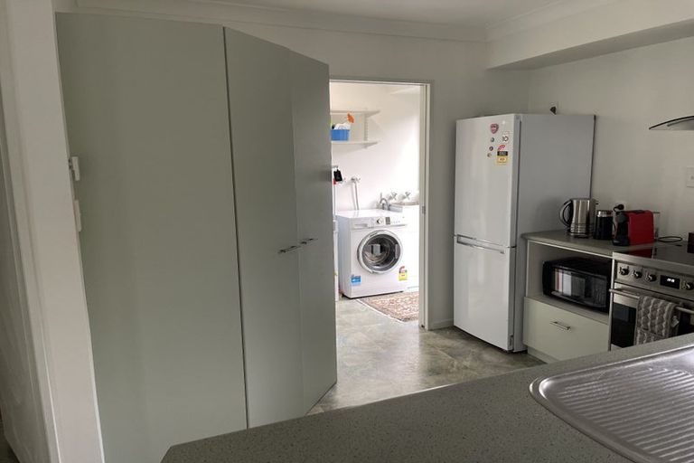 Photo of property in 25 Shelly Beach Parade, Cockle Bay, Auckland, 2014