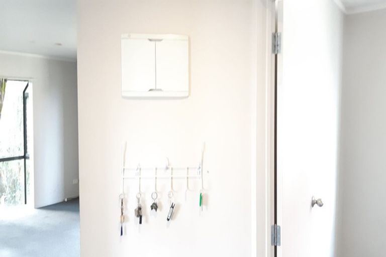 Photo of property in 28 Miriam Corban Heights, Henderson, Auckland, 0612