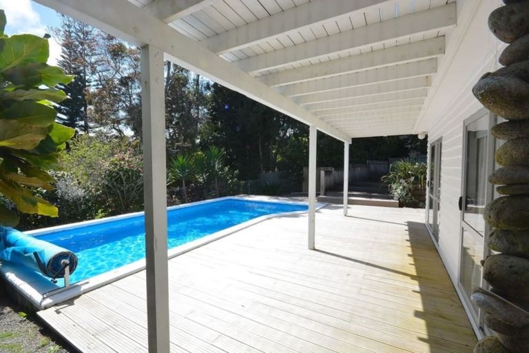 Photo of property in 1 Island View Terrace, Waikanae Beach, Waikanae, 5036