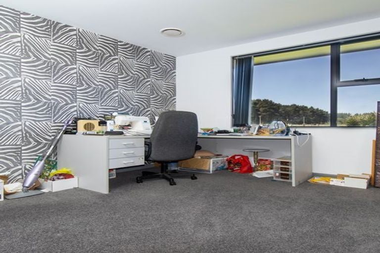 Photo of property in 3 Lakeview Drive, Foxton Beach, Foxton, 4815