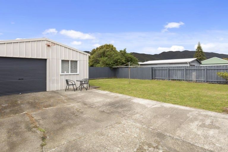 Photo of property in 6 Durham Crescent, Fairfield, Lower Hutt, 5011