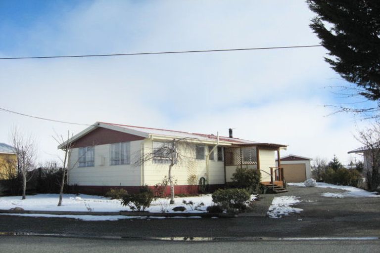 Photo of property in 74 Tekapo Drive, Twizel, 7901