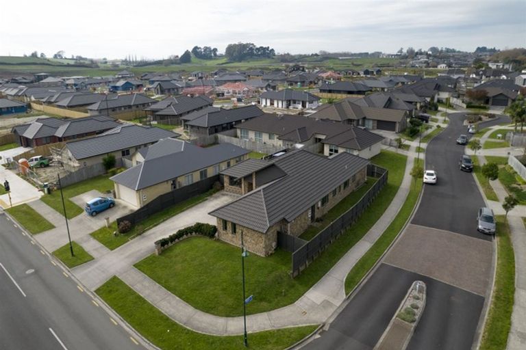 Photo of property in 20 Hector Drive, Rototuna North, Hamilton, 3210