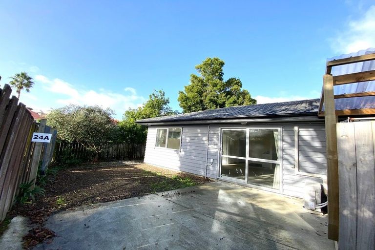 Photo of property in 24 Mirrabooka Avenue, Botany Downs, Auckland, 2010