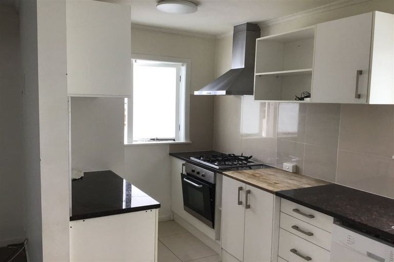 Photo of property in 4 Vanguard Road, Kelston, Auckland, 0602