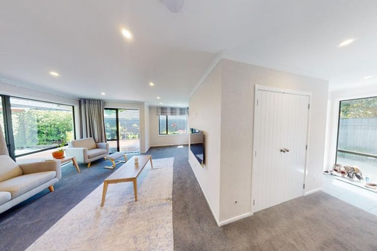 Photo of property in 18a Surrey Crescent, Hokowhitu, Palmerston North, 4410