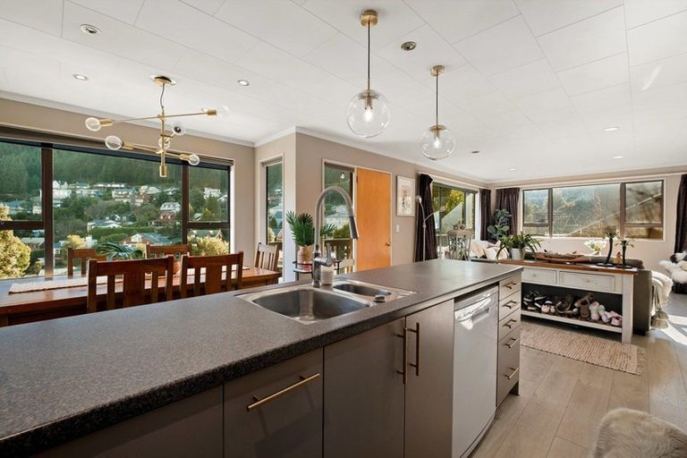 Photo of property in 3 Mackinnon Terrace, Sunshine Bay, Queenstown, 9300