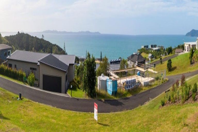 Photo of property in 14 Sunrise Place, Cable Bay, 0420