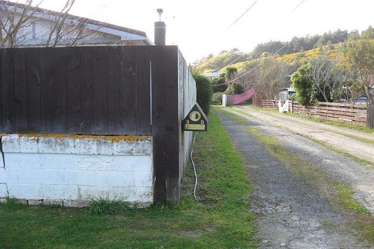 Photo of property in 35 Wood Street, Wainuiomata, Lower Hutt, 5014