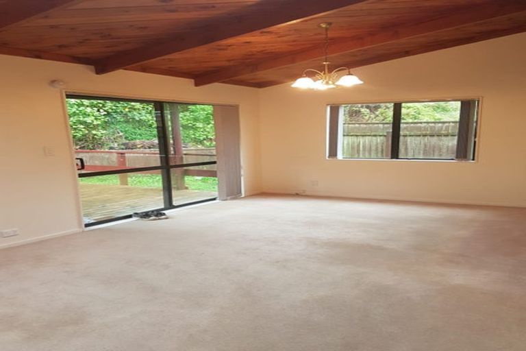 Photo of property in 2/31 Camellia Terrace, Maungaraki, Lower Hutt, 5010