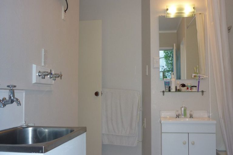 Photo of property in 1/48 Paremata Crescent, Paremata, Porirua, 5024