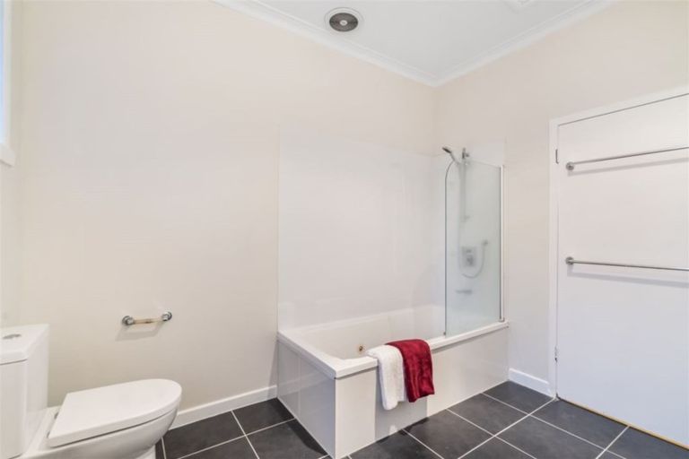 Photo of property in 19 Clevedon Road, Papakura, 2110