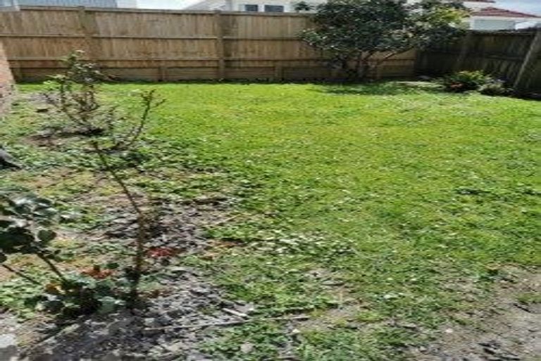 Photo of property in 6 Karamu Street, Te Atatu Peninsula, Auckland, 0610