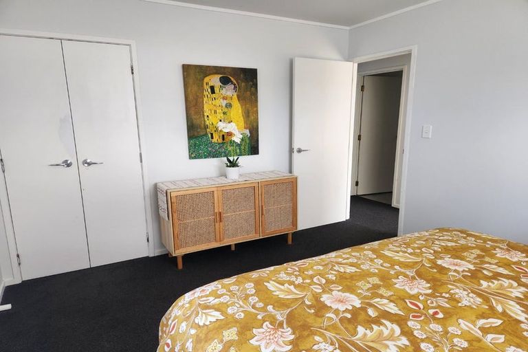 Photo of property in 2/11 Waterfront Road, Mangere Bridge, Auckland, 2022