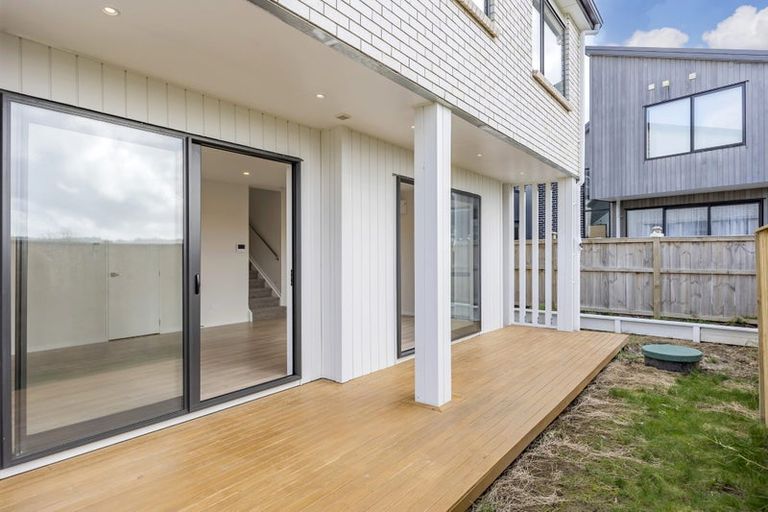 Photo of property in 18a Winfield Road, Kumeu, 0810