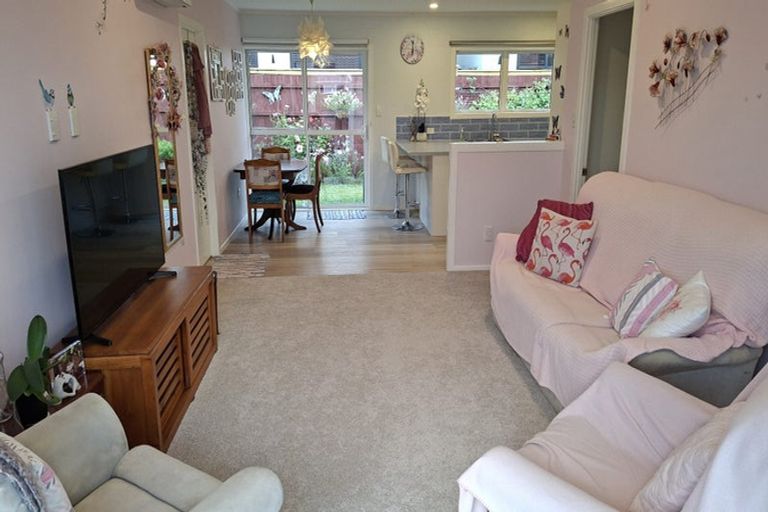 Photo of property in 2/29 Wallace Road, Mangere Bridge, Auckland, 2022