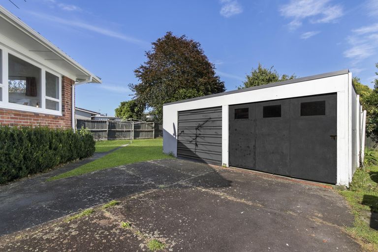Photo of property in 20 Halberg Street, Papakura, 2110