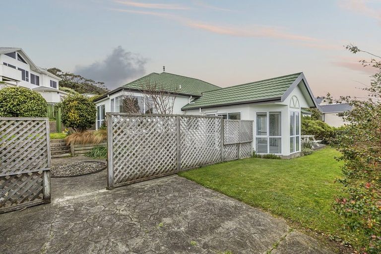 Photo of property in 1 Tombane Terrace, Papakowhai, Porirua, 5024