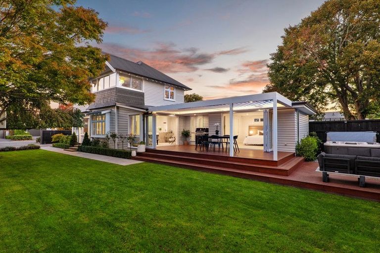 Photo of property in 49 Paparoa Street, Papanui, Christchurch, 8053
