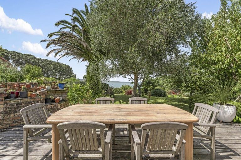 Photo of property in 120 Vauxhall Road, Narrow Neck, Auckland, 0624