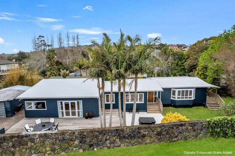 Photo of property in 1 Melia Place, Stanmore Bay, Whangaparaoa, 0932