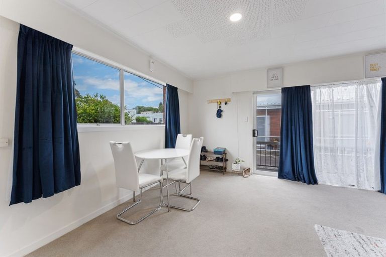 Photo of property in 3/127 Lemon Street, New Plymouth, 4312