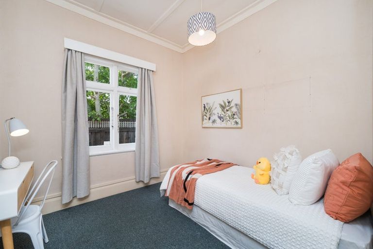 Photo of property in 9 Weston Avenue, Roslyn, Palmerston North, 4414