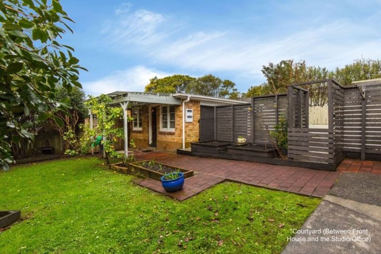 Photo of property in 22 Botany Road, Howick, Auckland, 2010