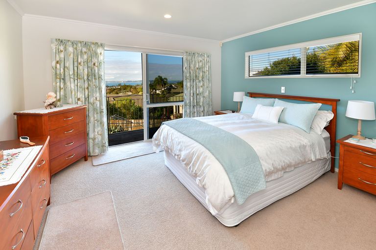 Photo of property in 4 Astor Place, Orewa, 0931