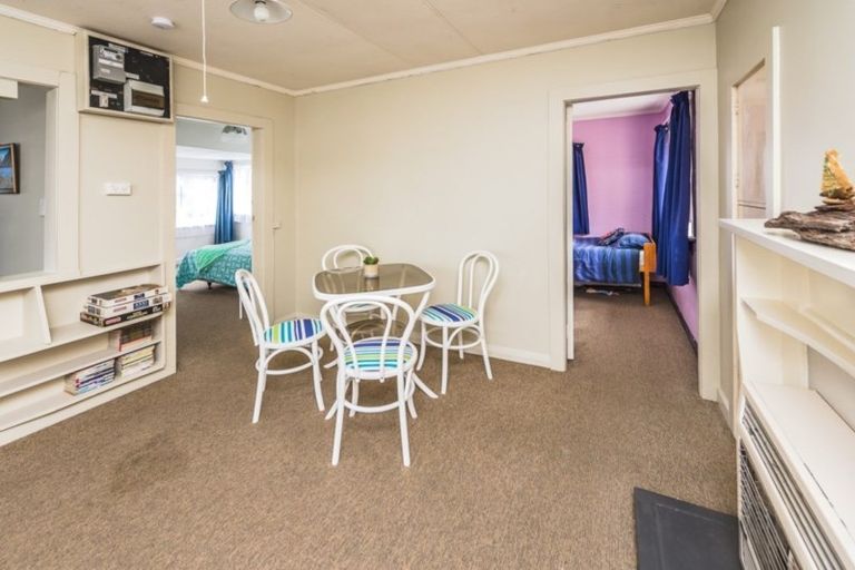 Photo of property in 6 Seafront Road, Castlecliff, Whanganui, 4501