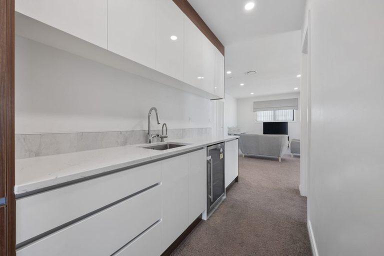 Photo of property in 2 Drumnaconagher Road, Flat Bush, Auckland, 2019